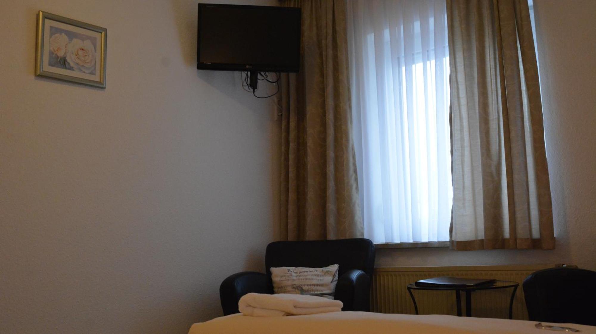 Hotel-Gasthof Zur Rose Weißenhorn Стая снимка