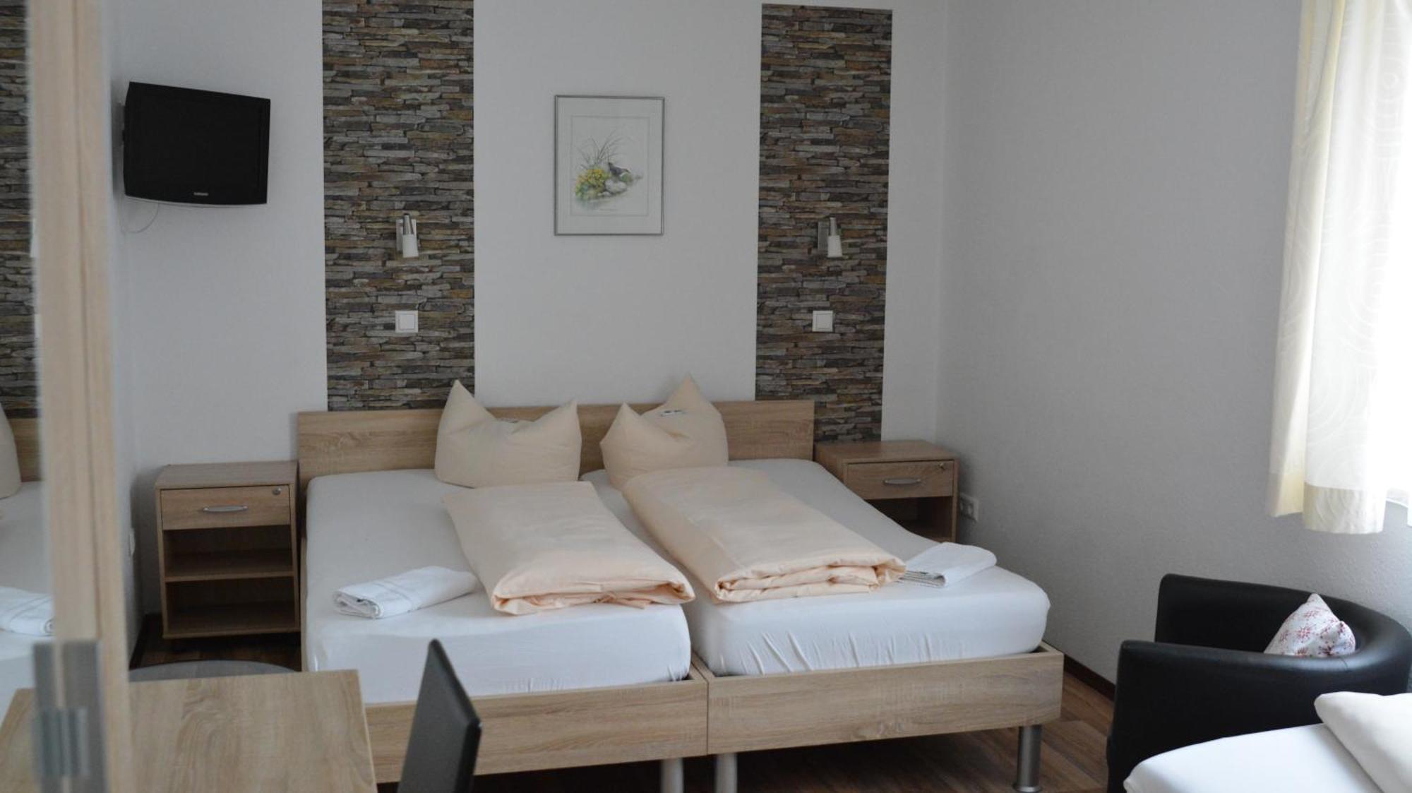 Hotel-Gasthof Zur Rose Weißenhorn Стая снимка