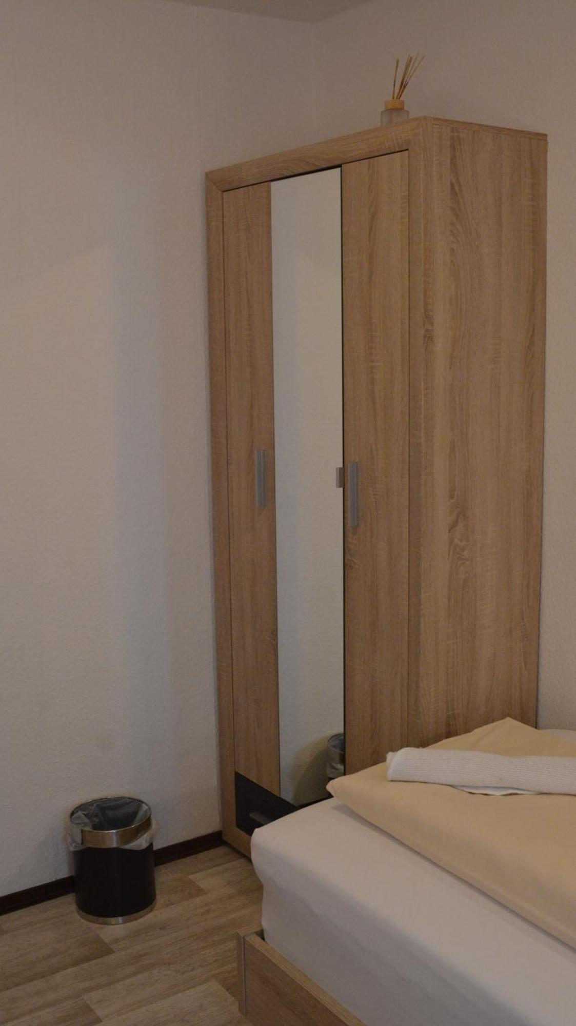 Hotel-Gasthof Zur Rose Weißenhorn Стая снимка