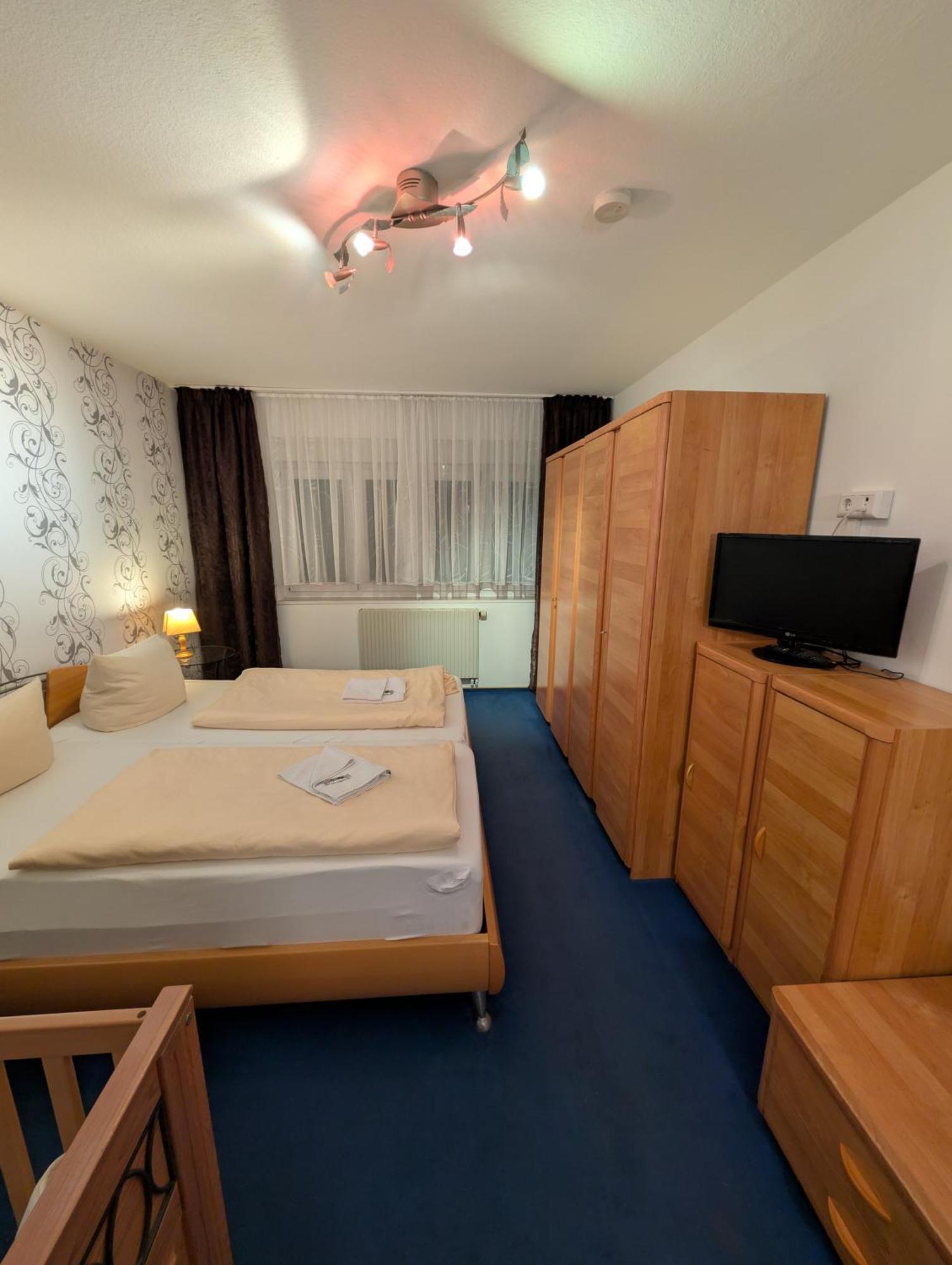 Hotel-Gasthof Zur Rose Weißenhorn Стая снимка