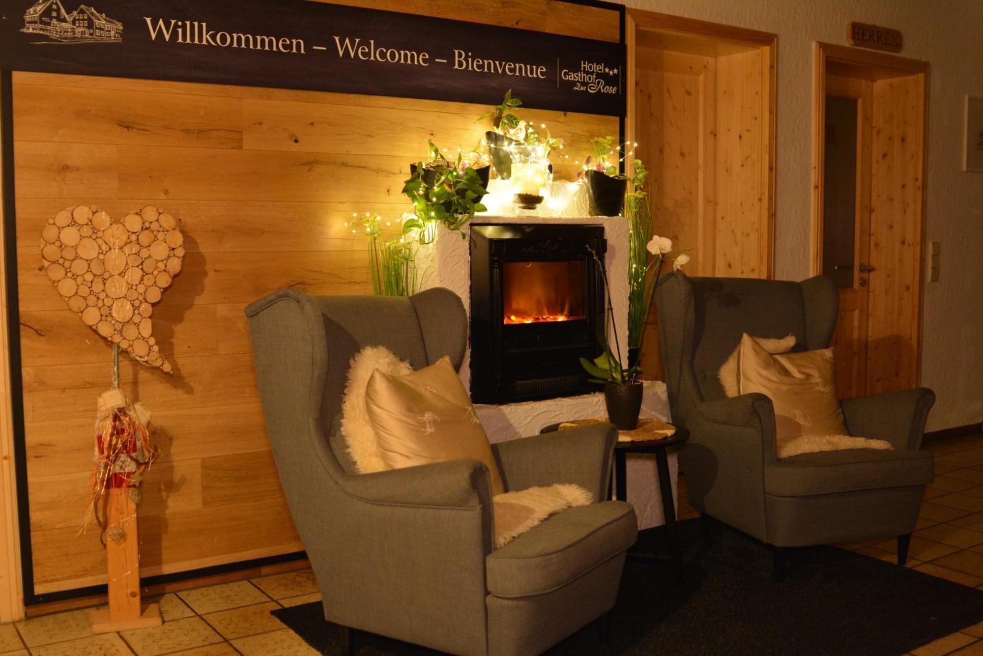 Hotel-Gasthof Zur Rose Weißenhorn Екстериор снимка